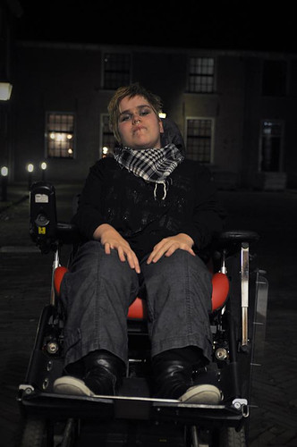 Lisanne Herder in haar rolstoel