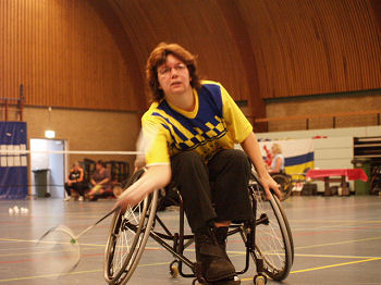 Peggy aan het rolstoelbadminton