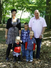 Cindy Bles met haar man en kinderen