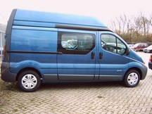 Renault Traffic verlengd en verhoogd voor vervoer van een bed en ligrolstoel