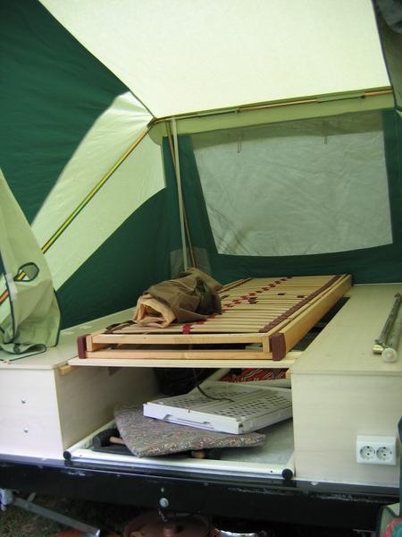 kamperen 6 Aangepast bed vouwwagen 2 opgeborgen kamperen 6 Aangepast bed vouwwagen 2 opgeborgen