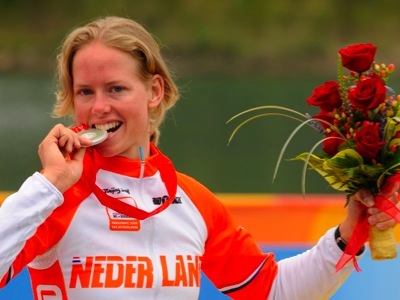 Monique van der Vorst is ondersteuner van Intermobiel en won in Beijing twee keer zilver!