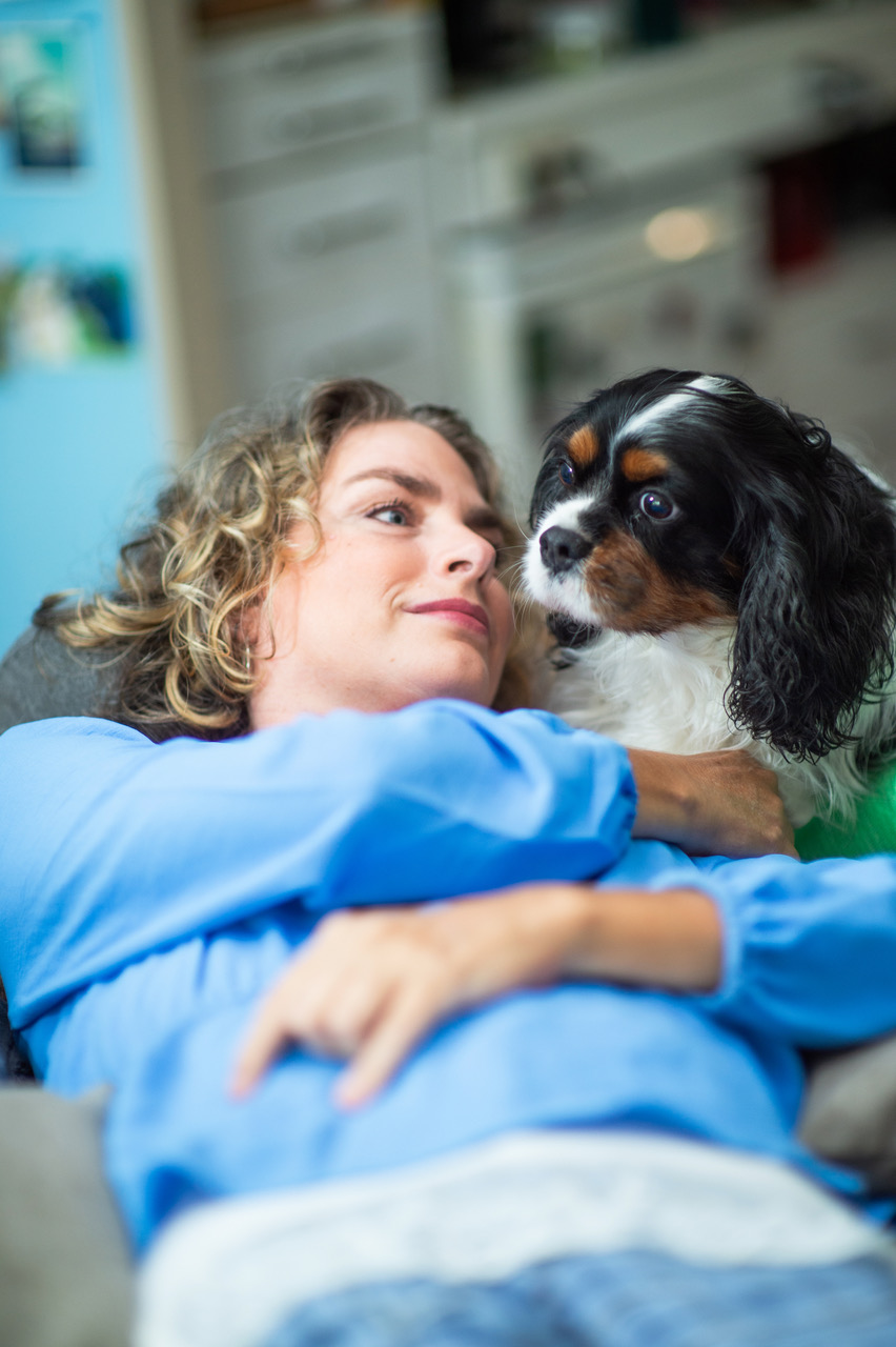 veroni margriet met hulphond bodhi over het taboe op seks met een handicap